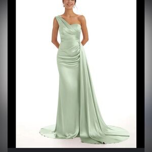 Chic One-Shoulder Satin Evening Dress